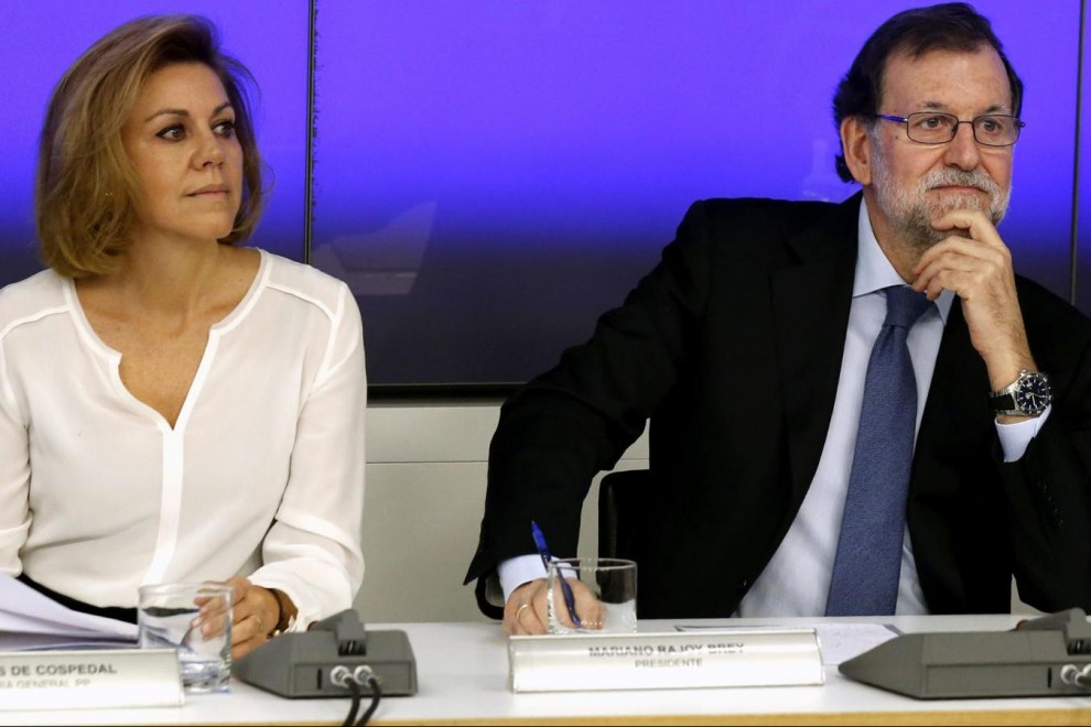 María Dolores de Cospedal, exsecretaria general del PP y exministra de Defensa, junto con Mariano Rajoy, durante una reunión de la Ejecutiva del PP, en 2016.