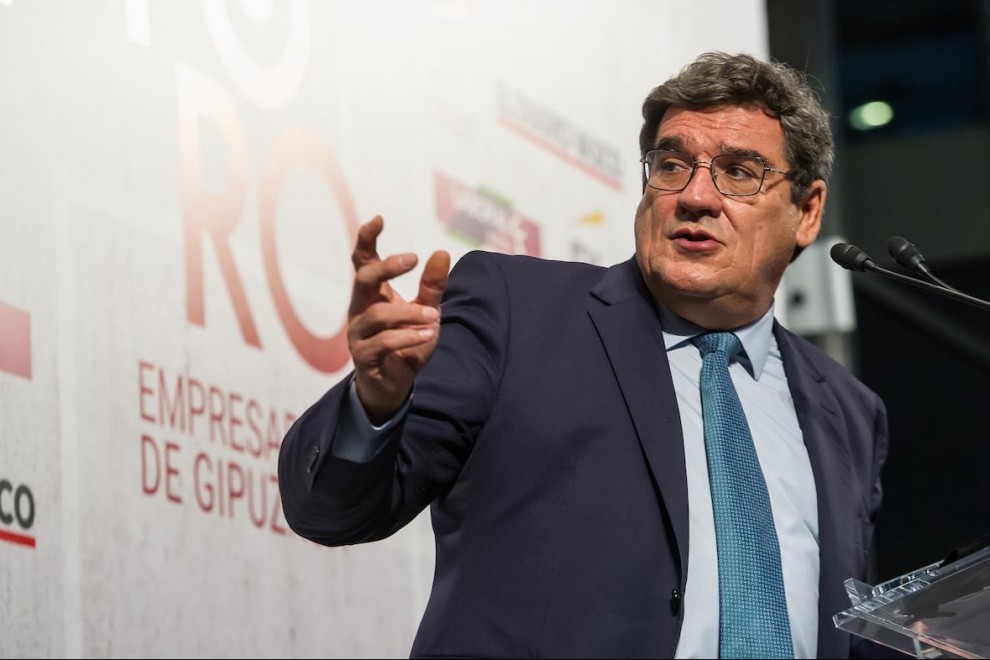 El ministro de Inclusión, Seguridad Social y Migraciones, José Luis Escrivá, interviene en el Foro Empresarial de Gipuzkoa organizado por el 'El Diario Vasco', a 29 de noviembre de 2021, en San Sebastián.