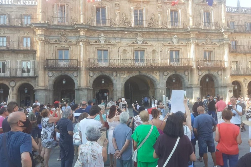 Imagen de la convocatoria que ha tenido lugar este sábado 23 de julio en Salamanca en protesta por la falta de planificación forestal.