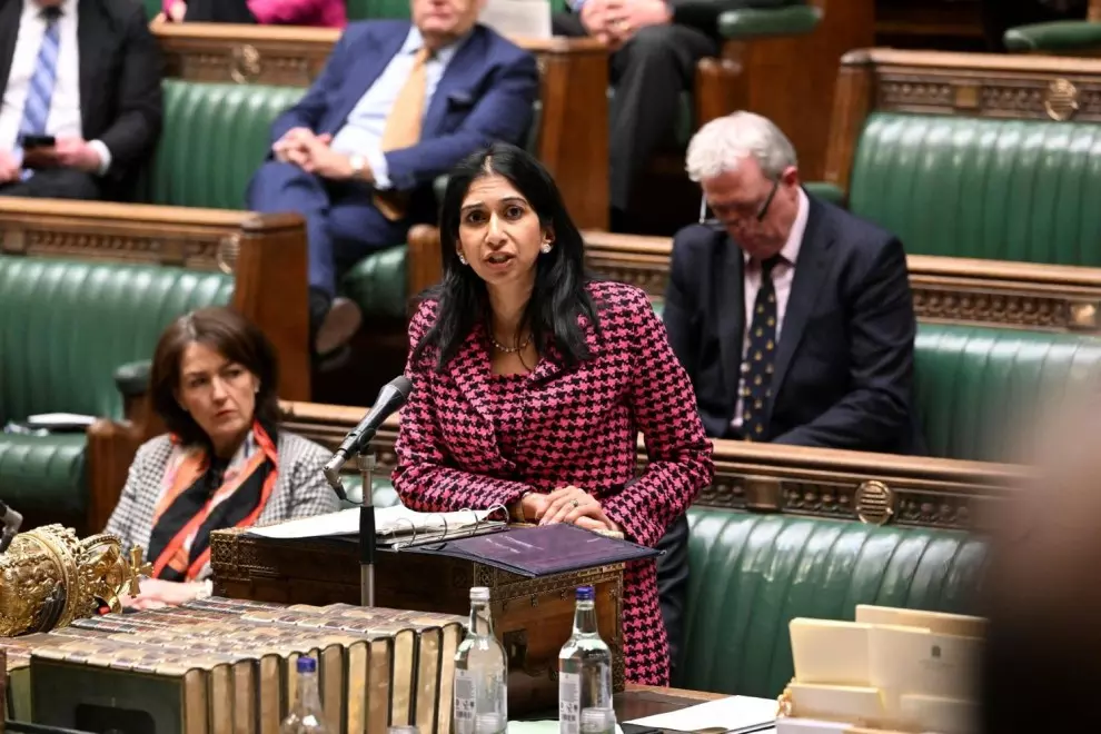 La ministra de Interior británica, Suella Braverman, interviene en la Cámara de los Comunes el pasado 17 de enero de 2023.
