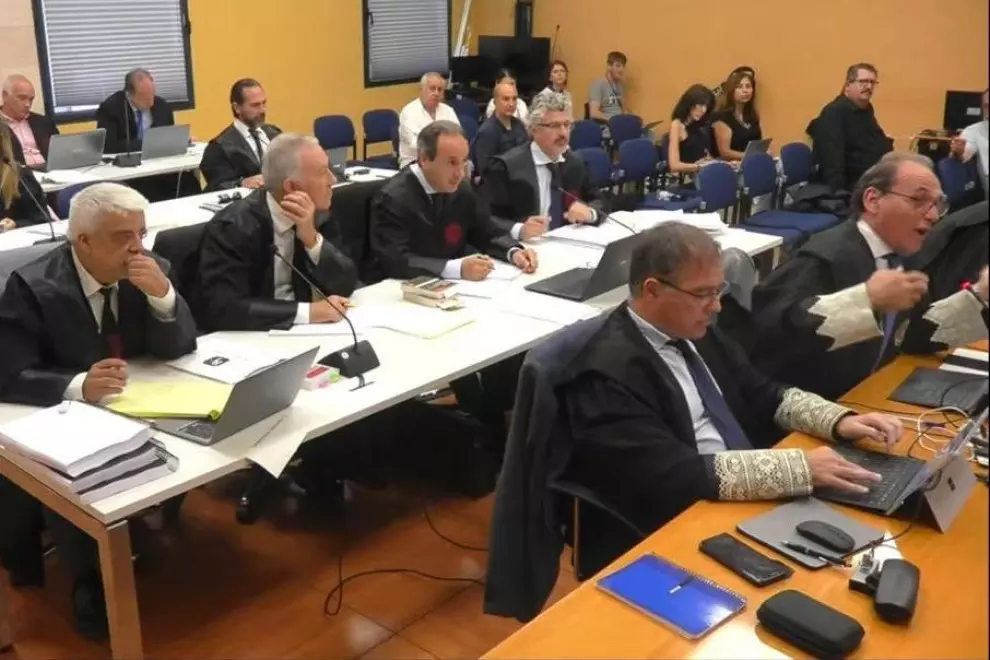 Vista general de la Sala, con los abogados de las acusaciones y los fiscales Bermejo y Herranz, en primer término, en el juicio contra el juez Penalva y el fiscal Subirán