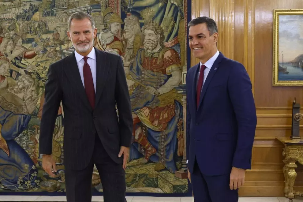 El rey Felipe VI recibe al líder del PSOE y presidente del Gobierno en funciones, Pedro Sánchez. — Juanjo Guillén / POOL / EFE