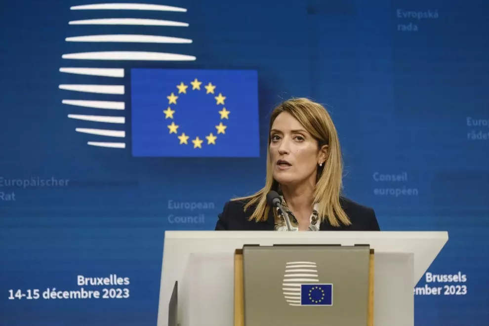 La presidenta del Parlamento Europeo, Roberta Metsola, celebra una conferencia de prensa durante la cumbre de líderes de la Unión Europea, a 14 de diciembre de 2023. — Alexandros Michailidis / EP