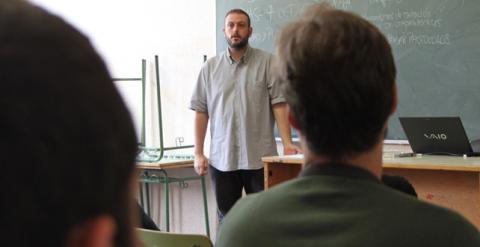 Guillermo Zapata, en el grupo de iniciación del plenario de Ganemos Madrid.