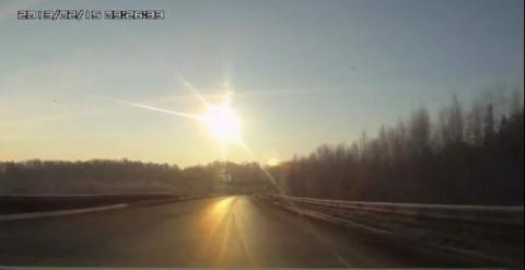 El impacto de un asteroide con la atmósfera en Chelyabinsk