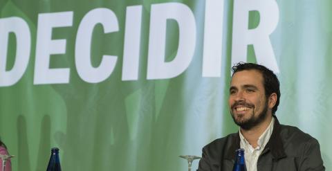 El responsable de Proceso Constituyente de IU a nivel federal, Alberto Garzón, durante su participación hoy en Bormujos (Sevilla) en la I Asamblea de Balance para valorar la labor realizada como miembro del Gobierno y por parte de su grupo parlamentario d