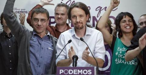 Pablo Iglesias, Juan Carlos Monedero y otros miembros de Podemos celebran los resultados de las europeas.