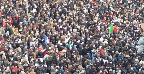 Manifestación histórica en París, más de un millón de personas, según los primeros datos.