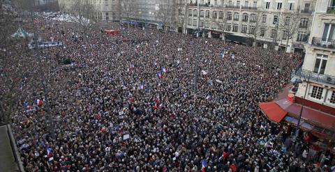 A general view shows hundreds of thousands of French citizens taking part in a solidarity march (Marche Republicaine) in the streets of Paris January 11, 2015. French citizens will be joined by dozens of foreign leaders, among them Arab and Muslim represe
