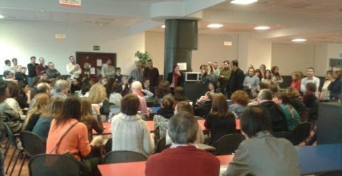 Asamblea de trabajadores de TVE, convocada por el Consejo de Informativos, celebrada esta tarde en Torrespaña./ PÚBLICO