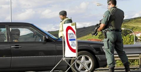 Un control de la Guardia Civil en una carretera de Euskadi / EFE