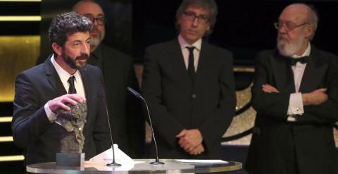 El realizador Alberto Rodríguez recibe el Goya al Mejor Director, por su trabajo en 'La Isla mínima'. /EFE