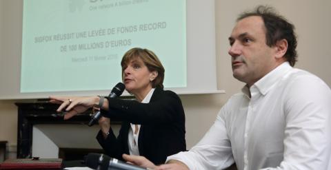 La presidenta de Sigfox, Chairman Anne Lauvergeon, y el consejero delegado, Ludovic Le Moan. REUTERS/Philippe Wojazer
