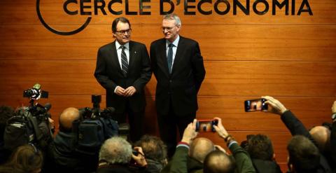 El presidente de la Generalitat, Artur Mas, junto a Antón Costas, presidente del Círculo de Economía. /EFE