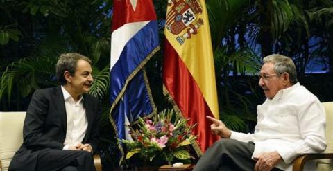 Zapatero y Raúl Castro durante su reunión en La Habana. / FOTO: Granma.