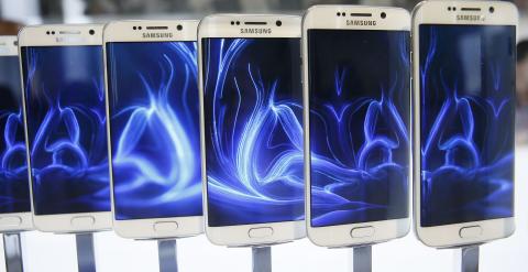 Varios Samsung Galaxy S6. REUTERS/Albert Gea