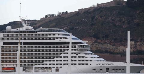 El crucero MSC Splendida llega a Barcelona este viernes./ EFE