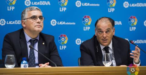 Javier Tebas, presidente de la LFP, junto al presidente del Espanyol Joan Collet. /LFP