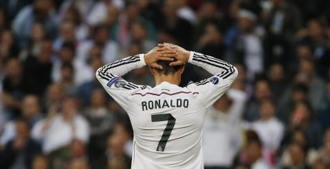 Cristiano se lamenta durante el partido. Reuters / Sergio Pérez