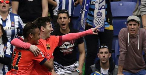 Neymar y Messi celebran el gol del argentino ante el Espanyol. EFE/Alberto Estévez