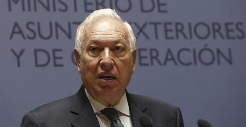 El ministro de Asuntos Exteriores, José Manuel García-Margallo, durante la rueda de prensa que ha ofrecido hoy para informar de las cifras de desaparecidos en Nepal. EFE/Sergio Barrenechea