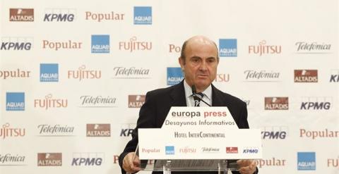 El ministro de Economía durante su intervención en el desayuno informativo. / EUROPA PRESS