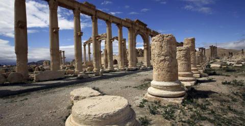 Vista del recorrido por las ruinas de la ciudadela, en el oasis de Palmira. AFP