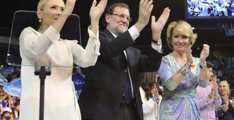 Rajoy, Cifuentes y Aguirre, en el cierre de campaña del PP en Madrid. / EFE