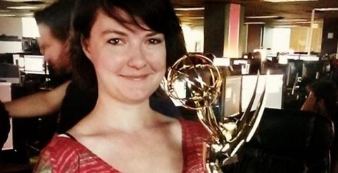 Katherine Chappell, con el Emmy que logró. INSTAGRAM