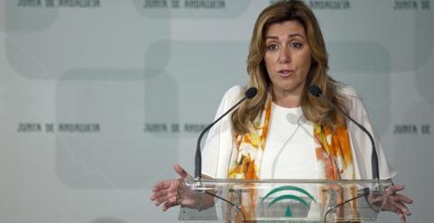 Susana Díaz durante la toma de posesión del nuevo rector de la Universidad de Almería.- EFE
