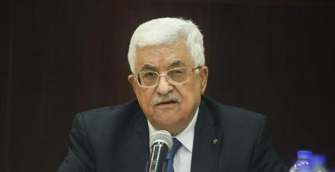 El presidente palestino, Mahmoud Abbas, mientras preside una reunión de la Organización para la Liberación de Palestina (OLP) en Ramallah (Cisjordania). EFE/Atef Safadi