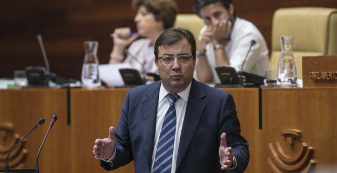 Fernández Vara, en el debate previo a su investidura. Jorge Armestar (EP)