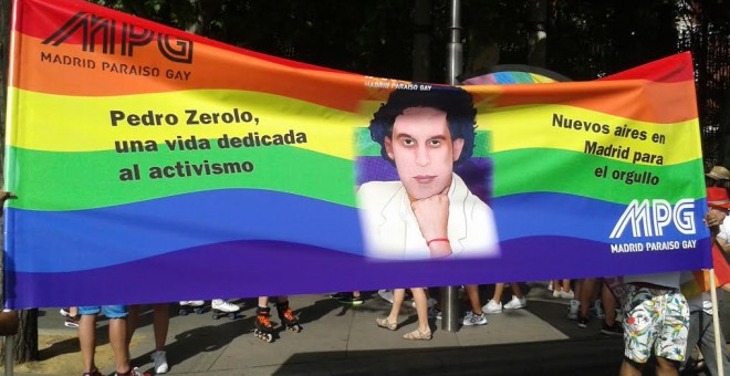 Pancarta en recuerdo de Zerolo en la Marcha del Orgullo.- ALICIA IBARRA