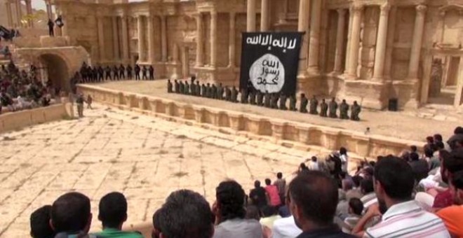Un vídeo muestra a terroristas del EI asesinando a 25 soldados sirios por disparos de menores de edad
