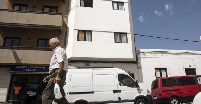 Edificio de la calle Juan Negrín de Arrecife, Lanzarote, donde fue detenida la mujer.- EFE/Javier Fuentes