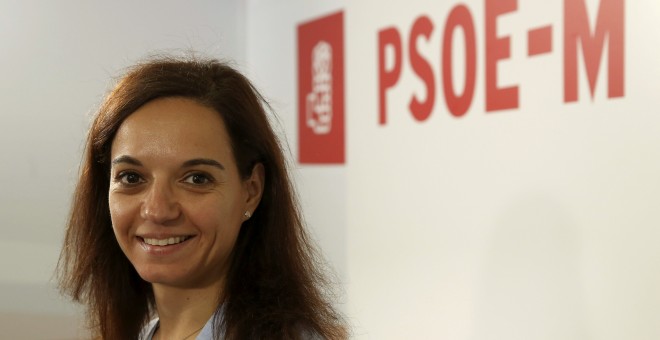 Sara Hernández, la recientemente elegida líder de los socialistas madrileños, en una imagen de este domingo en la sede del partido. EFE