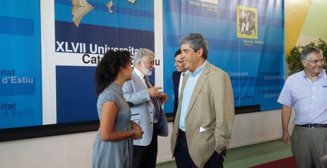 El conseller de Presidencia, Francesc Homs tras la inauguración de la XLVII Universitat Catalana d'Estiu (UCE) en Prada de Conflent. E.P.