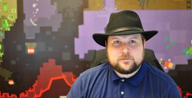 El creador de Minecraft reconoce sentirse más solo que nunca desde que es millonario