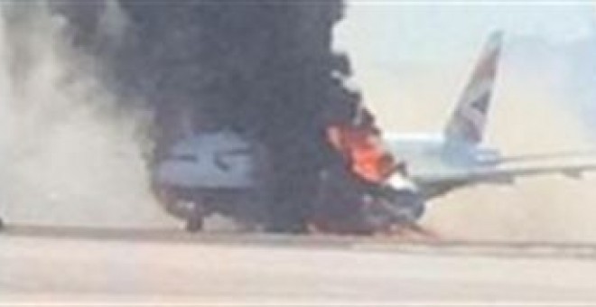 Trece heridos al incendiarse un avión de pasajeros en el aeropuerto de Las Vegas