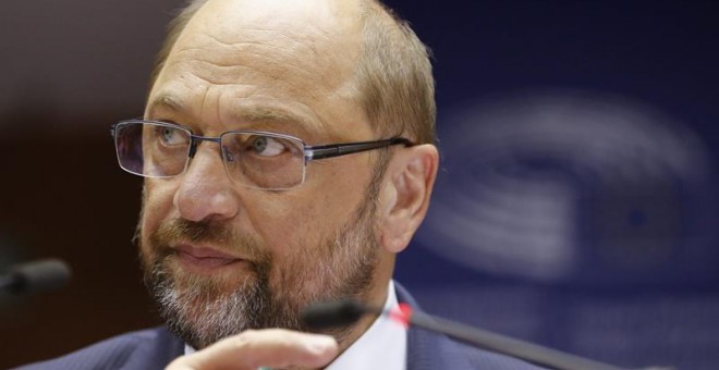El presidente del Parlamento Europeo, Martin Schulz, durante un pleno sobre la crisis de los refugiados en el Parlamento Europeo en Bruselas, Bélgica hoy 16 de septiembre de 2015. El Parlamento Europeo votará el próximo jueves su apoyo al instrumento de r