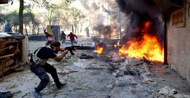 Sólo cinco de los rebeldes sirios entrenados por EEUU sigue combatiendo al Estado Islámico.- AFP