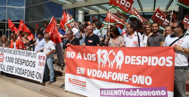 Manifestación en Sevilla contra el ERE en Vodafone y ONO. E.P.
