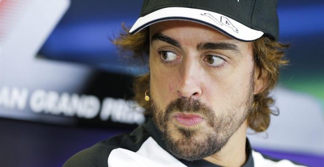 El piloto español de Fórmula Uno Fernando Alonso, de la escudería McLaren Honda, asiste a la rueda de prensa celebrada en el circuito de carreras de Sochi (Rusia). /EFE