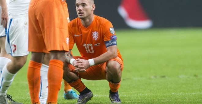 Sneijder se lamenta tras el partido de Holanda. REUTERS/Toussaint Kluiters