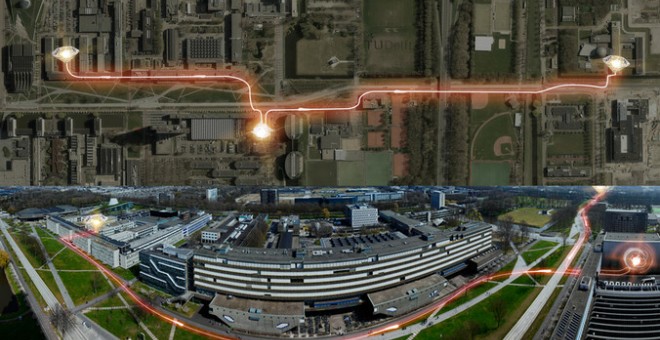 Campus de la Universidad Técnica de Delft (Países Bajos) donde se han vinculado de forma cuántica dos electrones situados en dos laboratorios distintos a 1,3 km de distancia. También se muestra una estación de medición intermedia /. Slagboom en Peters BV