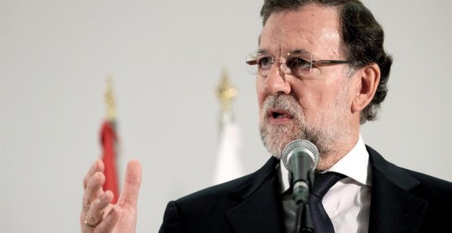 El presidente del Gobierno, Mariano Rajoy, durante la rueda de prensa que ha ofrecido hoy en Telde. /EFE
