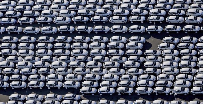 Vista aérea del estacionamiento de automóviles de Porsche en una fábrica de Leipzig, Alemania./ EFE
