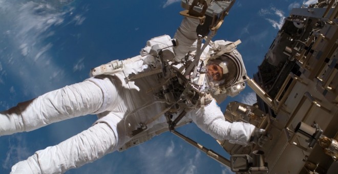Químicos españoles ensayan en la NASA obtener agua de la orina de astronautas