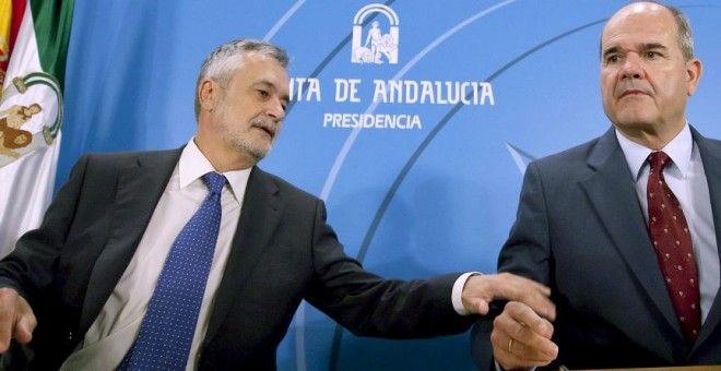 Los expresidentes andaluces Griñán y Chaves fueron imputados por el caso de los ERE. / EFE