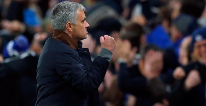 Mourinho, durante el partido ante el Oporto. Reuters / Eddie Keogh